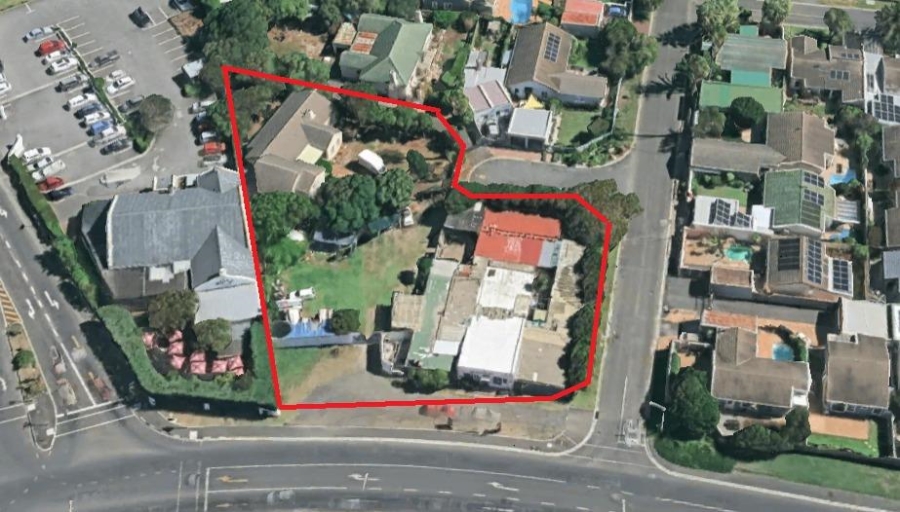 8 Bedroom Property for Sale in Lakeside Western Cape